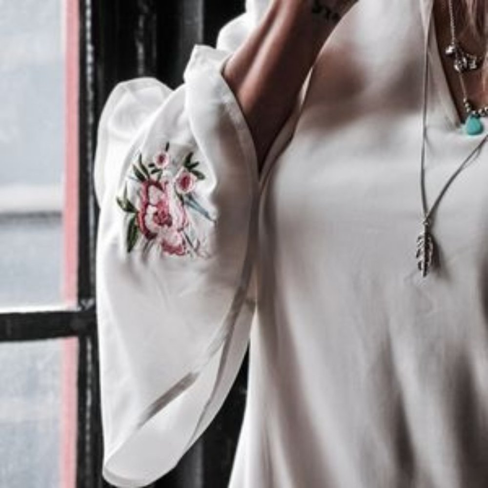 White Embrodiered Tunic Dress - Picture 4 of 4